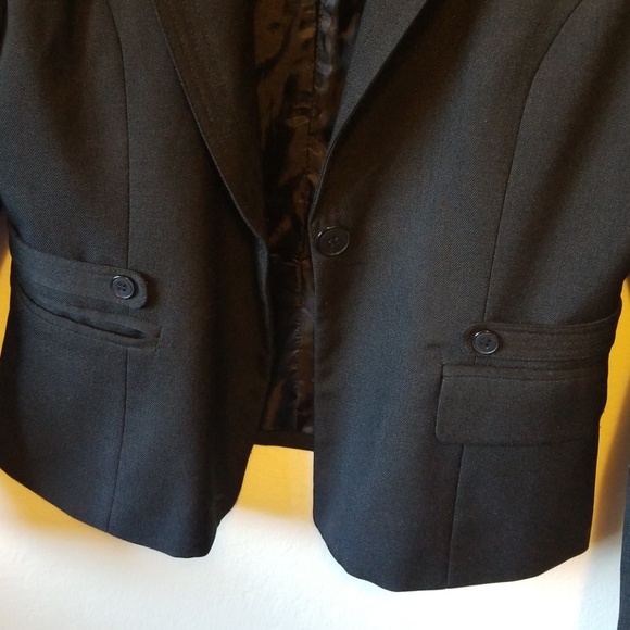 Blazer - Picture 2 of 4